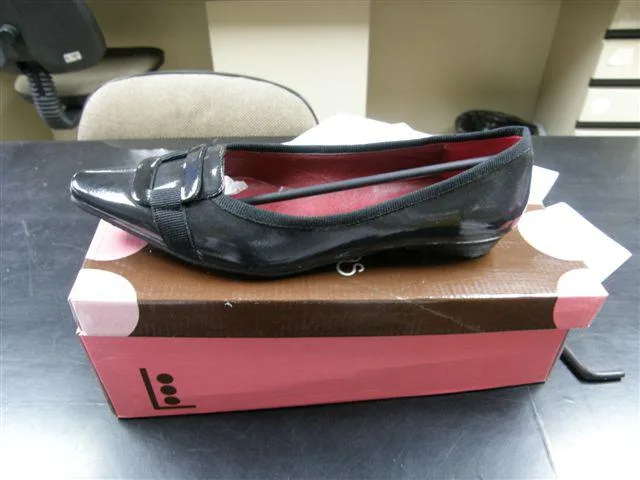 Scarpe da donna – Scarpe in pelle verniciata — foto 1 dell'alert 0357/09