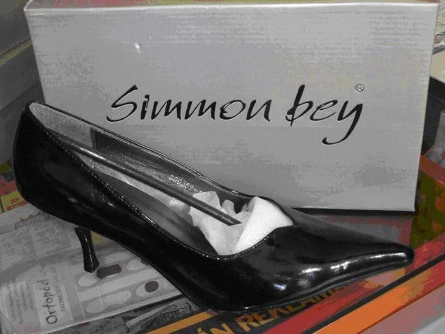 Scarpe da donna — foto 1 dell'alert 1321/09