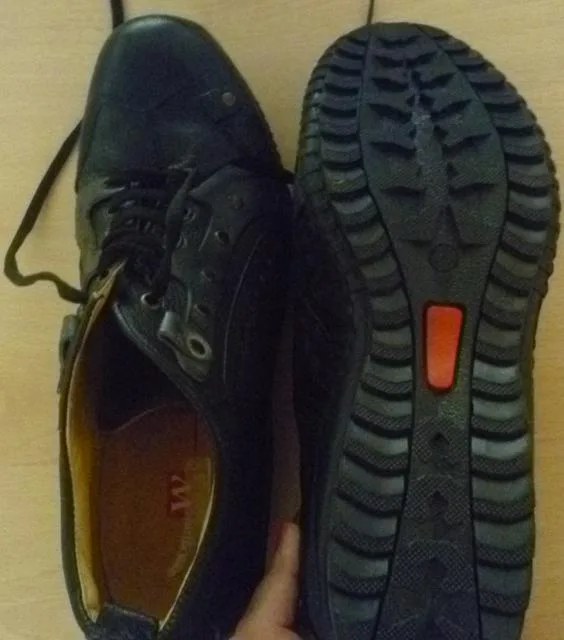 Scarpe da uomo & #13; & #13; — foto 1 dell'alert A12/1140/12