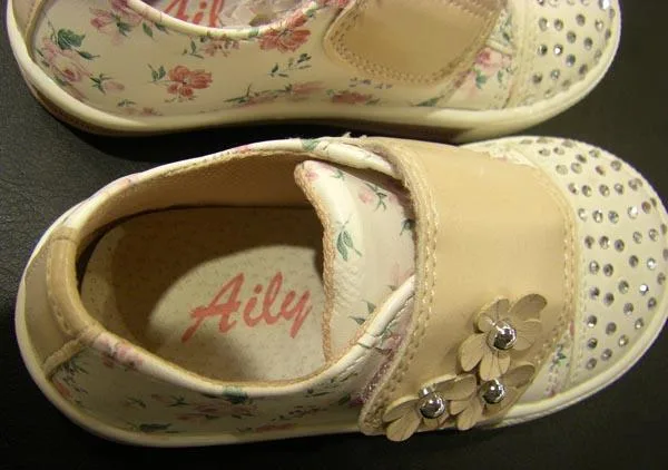 Scarpe per bambini (Aily)