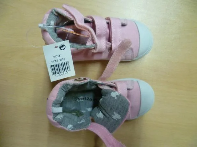 Scarpe per bambini "Girl 2 Girl" &amp; #13; (Primark)
