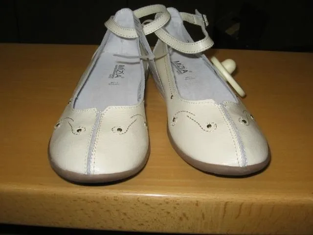 Scarpe "Scarpe Donna MIZIA" & #13; & #13; — foto 1 dell'alert 0382/11