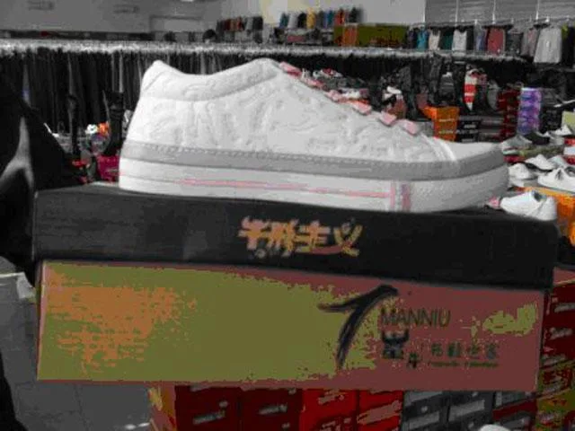 Scarpe sportive — foto 1 dell'alert 0062/10