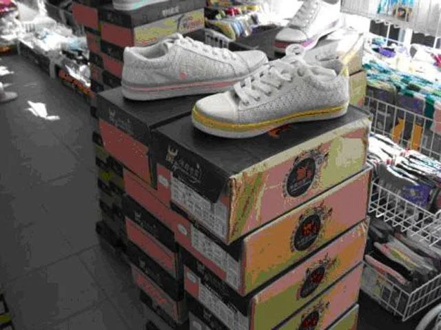 Scarpe sportive — foto 4 dell'alert 0062/10