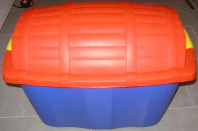 Scatola di plastica – Piratenbox — foto 2 dell'alert 0669/10