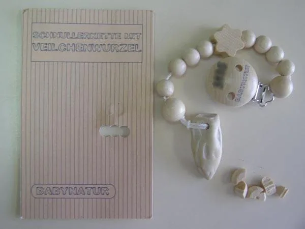 Catena di succhietto «'Schnullerkette mit Veilchenwurzel' (soother chain with iris root)» (Babynatur)