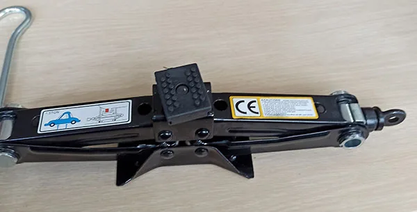 Martinetto a forbice «Scissor Jack» — foto 2 dell'alert A12/00729/22