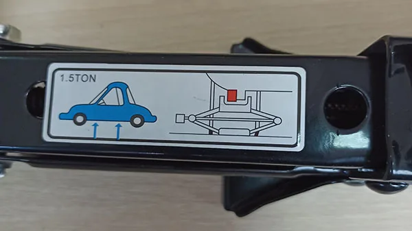 Martinetto a forbice «Scissor Jack» — foto 3 dell'alert A12/00729/22