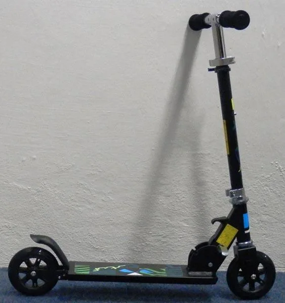 Scooter giocattolo «Scoop Scooter» (Stuf)