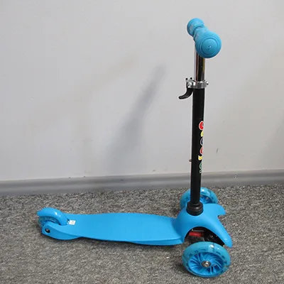 Scooter giocattolo «ScooTer» — foto 2 dell'alert A12/03047/24