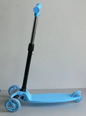 Scooter giocattolo «Scooter Boy» — foto 3 dell'alert A12/01938/23