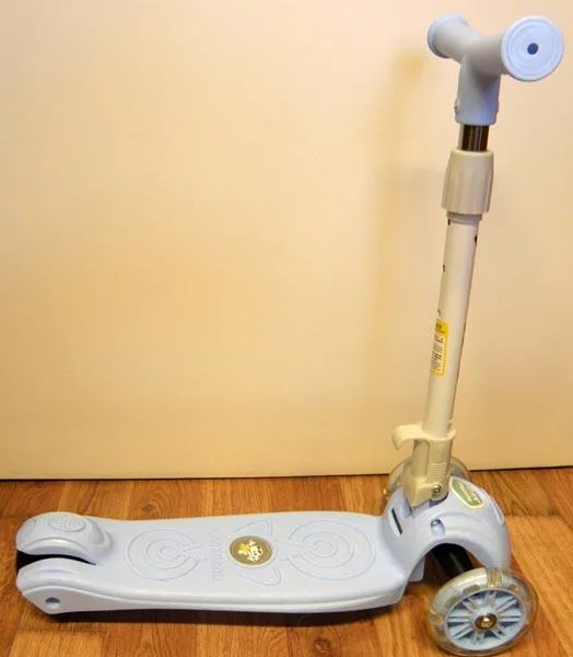 Scooter giocattolo «scooter» (Xiaokugou)