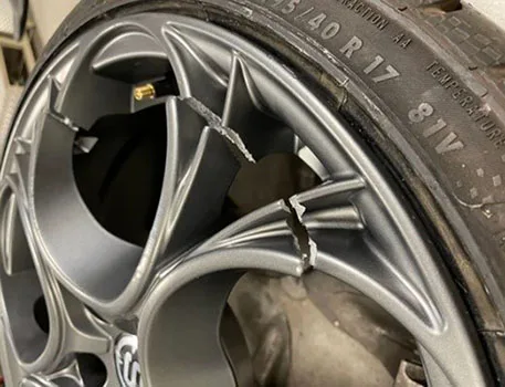 Parti del veicolo/Ruote di sostituzione «Scuderia 1775» — foto 2 dell'alert A12/01547/22