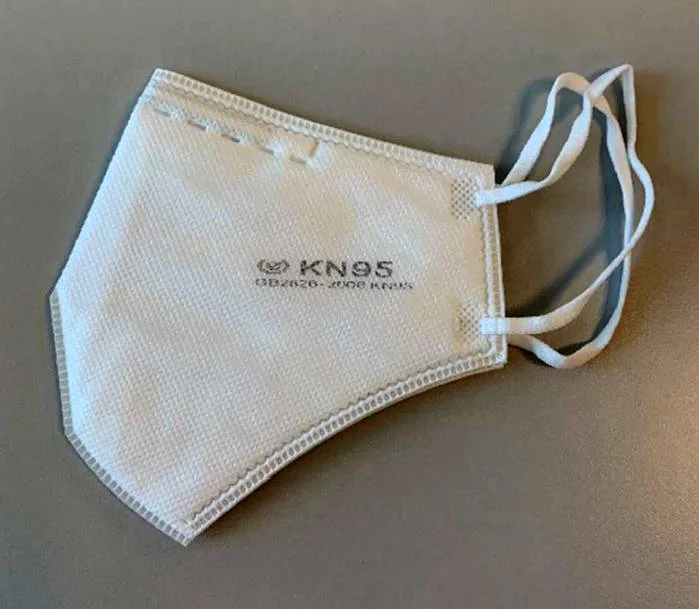 Maschera filtro antiparticolato «Self-Imbibing Filter Particle Respirator / Disposable Face Mask KN95» — foto 2 dell'alert A12/01027/20