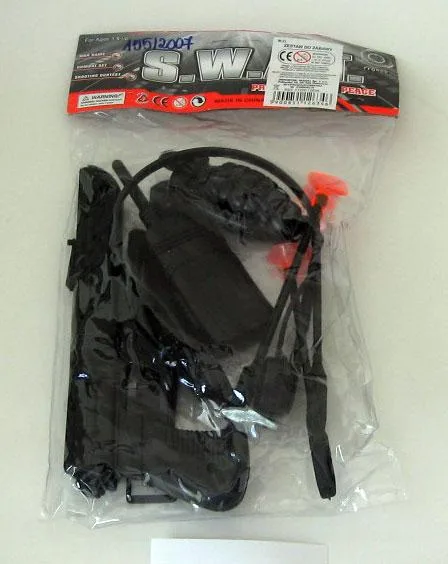 Set con una pistola giocattolo (M 11 S.W.A.T.)