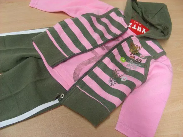 Set di abbigliamento per bambini composto da 3 parti — foto 2 dell'alert 0791/09