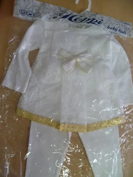 Set di abbigliamento per bambini (Hoppi)