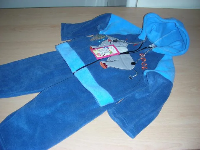 Set di abbigliamento per bambini – "Molto buono" — foto 2 dell'alert 0748/09