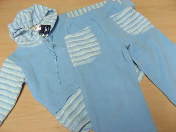 Set di abbigliamento per bambini – pantaloni e top — foto 2 dell'alert 0352/09