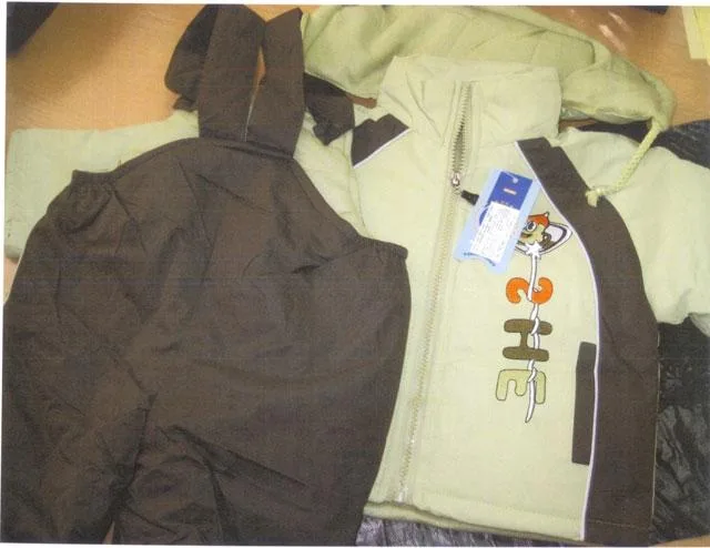 Set di abbigliamento per bambini (Yong Da)