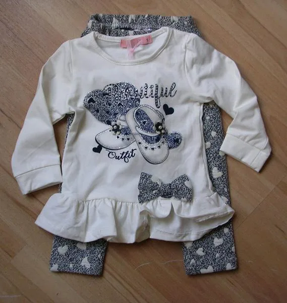 Set di abbigliamento per ragazze (F&amp;D)