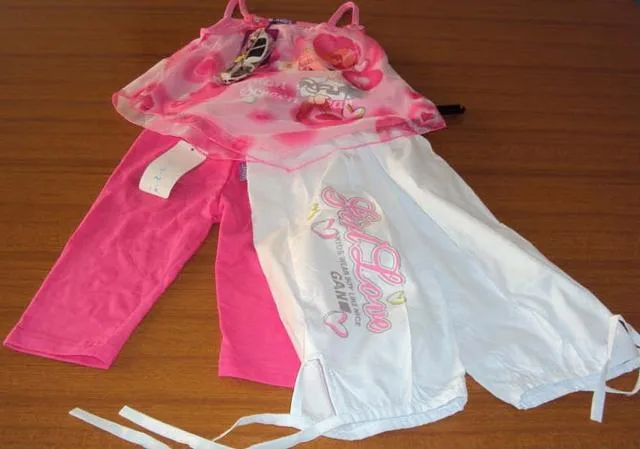 Set di abbigliamento per ragazze (Lin Ni Kids)