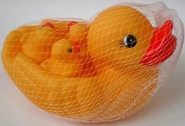 Set di anatre di giocattoli strizzabili "HRACKA" (giocattoli) &amp;#13; (Iko)