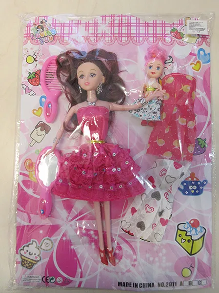 Set di bambole in plastica con accessori