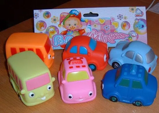 Set di giocattoli spremevoli – Set di giocattoli spremevoli, squeaky 6 colori diversi in forma di 1) pesce, 2) agnelli e 3) automobili (BABA MAMA)