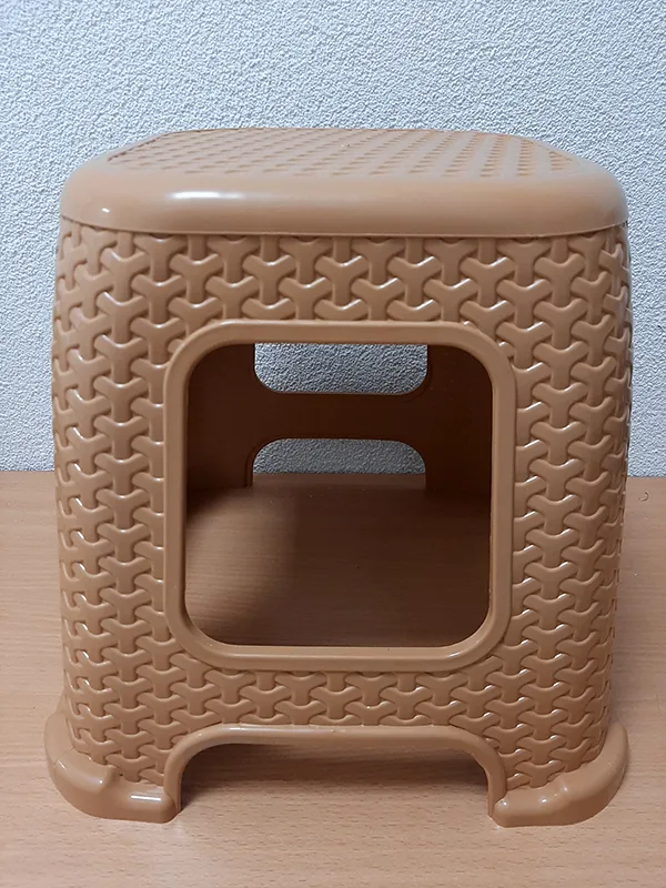 Sgabello di plastica — foto 1 dell'alert A12/01319/20