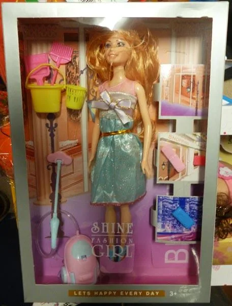 Bambola in plastica con accessori «Shine Fashion Girl» (Unknown)