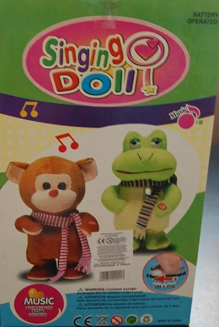 Giocattolo morbido a batteria «Singing Doll» (XIONG XIN WEI)