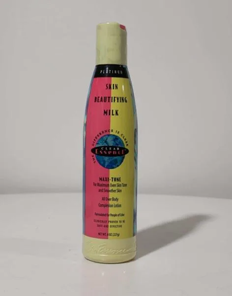 Prodotto schiarimento della pelle «Skin Beautifying Milk - Maxi Tone» (Clear Essence)