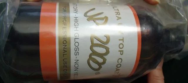 Smalto "Ultra UV Top Coat" &amp; #13; &amp; #13; (Up 2000)