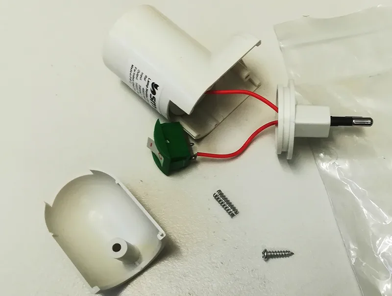Lampada a presa «Smartfox socket angle adapter for light bulbs - white E27» — foto 6 dell'alert A12/00421/20