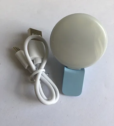Luce a LED «Smartphone LED Selfie light» — foto 2 dell'alert A12/03079/23
