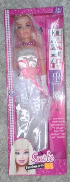 Bambola di plastica «Smile Fashion Princess» — foto 3 dell'alert A12/1078/15
