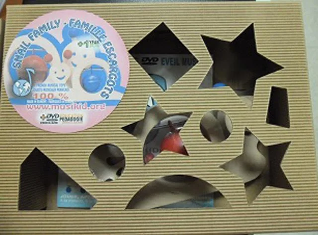 Sonaglio in legno con campana «Snail Family - Famille Escargots» (SPYRA)