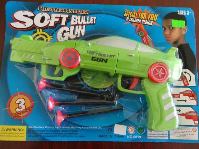 Pistola di plastica con frecce «Soft bullet gun» (Unknown)