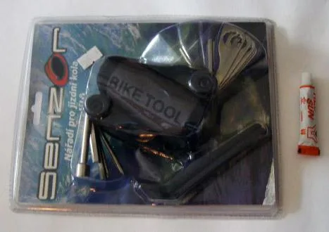 Soluzione di gomma in un kit di riparazione di biciclette — foto 1 dell'alert 0526/08