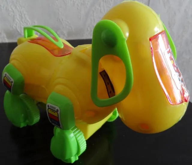 Giocattolo con dolci «Space Doggy» — foto 3 dell'alert A12/1525/13