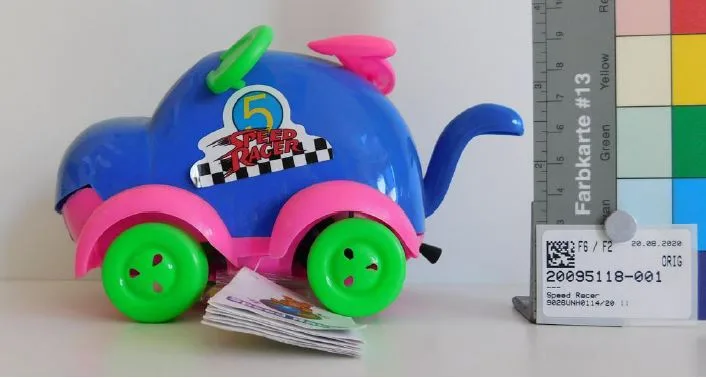 Auto di plastica «Speed Racer» (Vida`s toy candy)