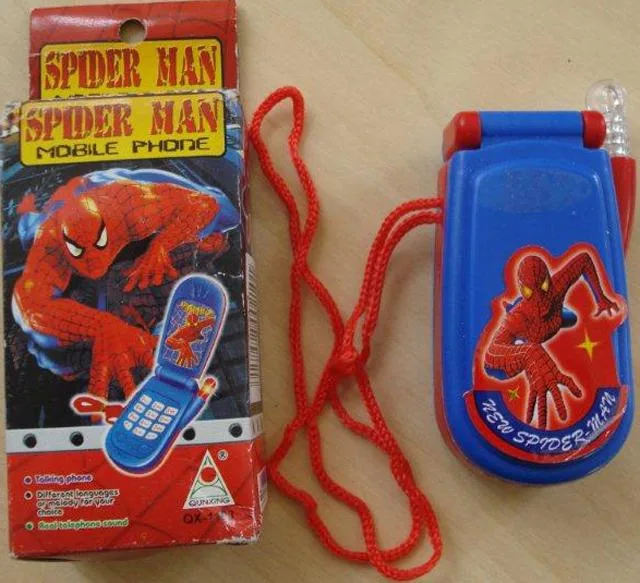 Telefono cellulare giocattolo «Spider Man Mobile Phone (THE PRODUCT MAY BE COUNTERFEIT).» — foto 3 dell'alert A12/0467/13