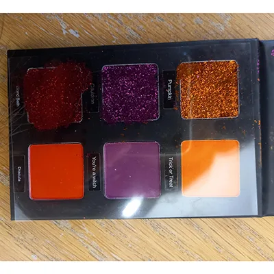 Palette per ombretti «Spooky Season Eyeshadow Palette» — foto 1 dell'alert A12/01065/24