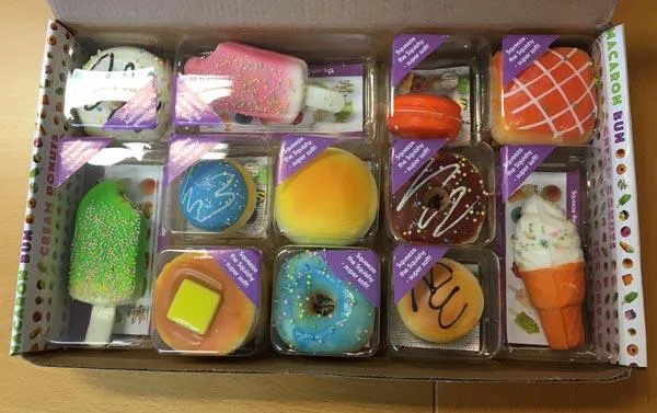 Giocattoli di imitazione di alimenti «Squeeze the Squishy» — foto 2 dell'alert A12/0797/18