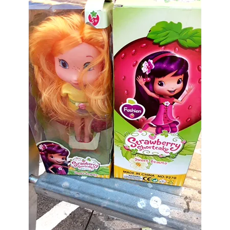 Bambola di plastica «Strawberry Shortcake - Sweet Beauty Doll» (Fashion)