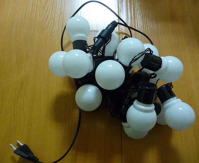 Catena di illuminazione multicolore «String of multicolor G50 globe lights» — foto 4 dell'alert A12/00628/20