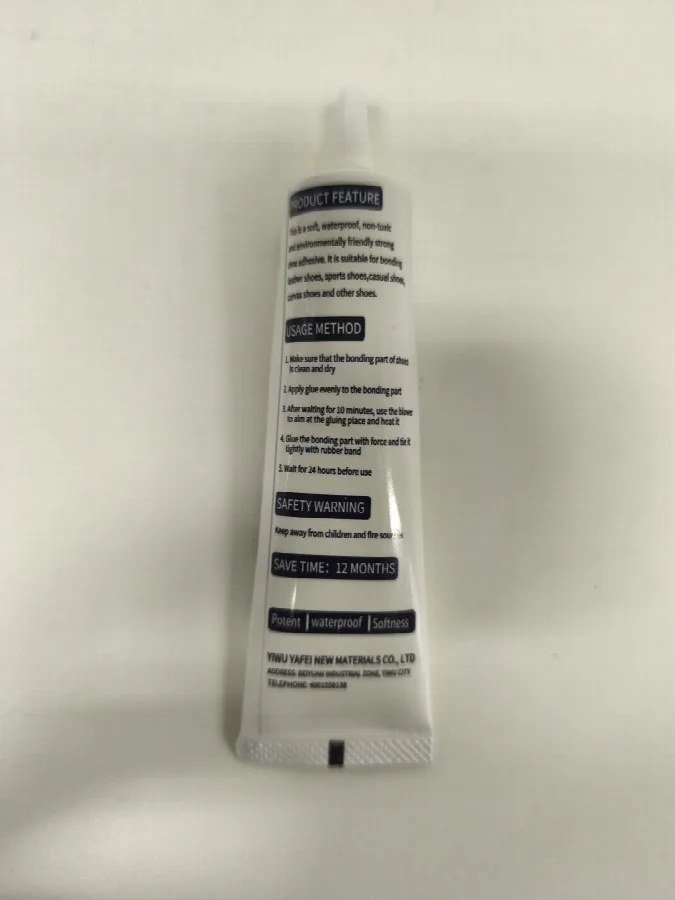 Colla «Strong Shoe Glue» — foto 3 dell'alert SR/02637/26