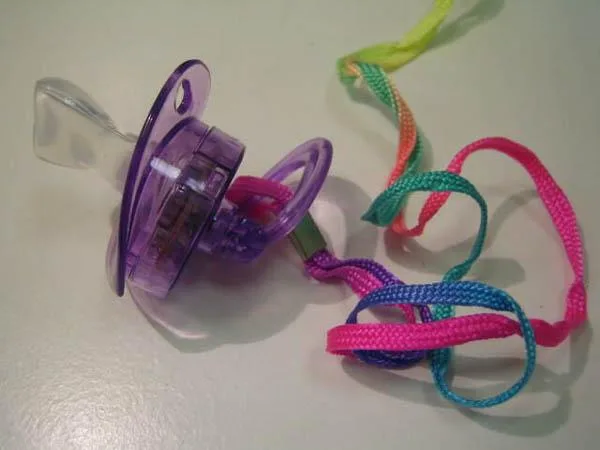 Succhietto di plastica – Ciuccio per lampeggiare caldo (Unknown)