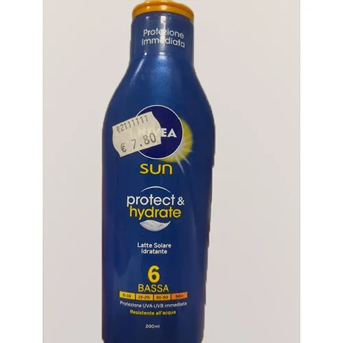 Latte di protezione solare «Sun protect &amp; hydrate» (Nivea)